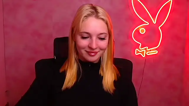 Snapshot of Milka_kiss_ chatting on October 2025 11:41:02 AM Milka kiss  online show from October 2025 11:41:02 AM