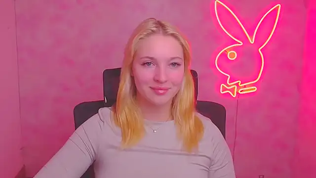 Snapshot of Milka_kiss_ chatting on October 2025 05:49:02 AM Milka kiss  online show from October 2025 05:49:02 AM