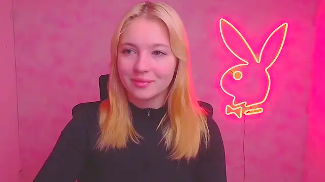 Snapshot of Milka_kiss_ chatting on October 2025 08:58:02 AM Milka kiss  online show from October 2025 08:58:02 AM