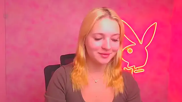 Snapshot of Milka_kiss_ chatting on October 2025 05:43:02 AM Milka kiss  online show from October 2025 05:43:02 AM