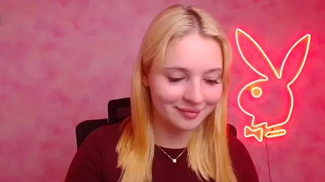 Snapshot of Milka_kiss_ chatting on October 2025 12:28:01 PM Milka kiss  online show from October 2025 12:28:01 PM