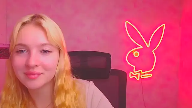 Snapshot of Milka_kiss_ chatting on October 2025 11:42:01 AM Milka kiss  online show from October 2025 11:42:01 AM