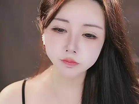 Qiaoqiao  online show from November 2025 01:55:02 PM