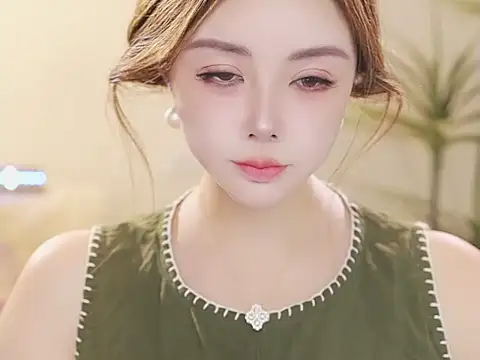 Snapshot of Qiaoqiao_ chatting on May 2026 03:29:02 PM Qiaoqiao online show from May 2026 03:29:02 PM