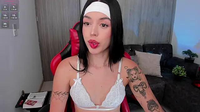 zoee jackson online show from February 2026 05:20:02 PM