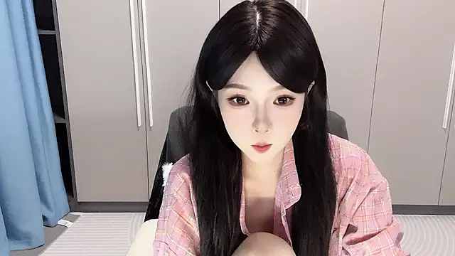 Snapshot of Q-ing chatting on October 2025 02:04:01 PM Q-ing online show from October 2025 02:04:01 PM