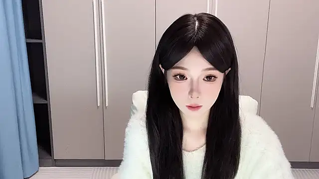 Snapshot of Q-ing chatting on October 2025 01:44:01 PM Q-ing online show from October 2025 01:44:01 PM