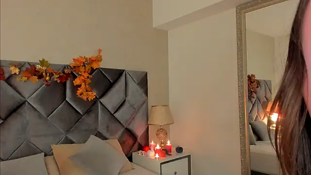 Luisa0110 online show from October 2025 08:00:02 PM