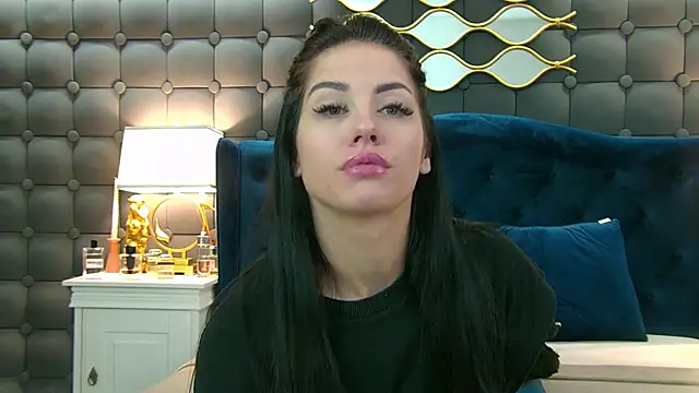 Snapshot of LeyaCass chatting on February 2025 04:15:02 AM LeyaCass online show from February 2025 04:15:02 AM