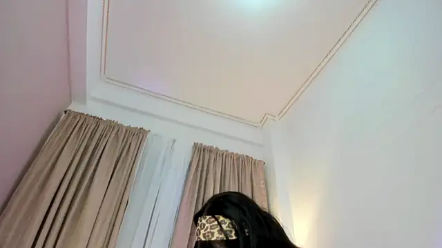Snapshot of SabrinaWarrenn chatting on October 2025 12:19:02 AM SabrinaWarrenn online show from October 2025 12:19:02 AM