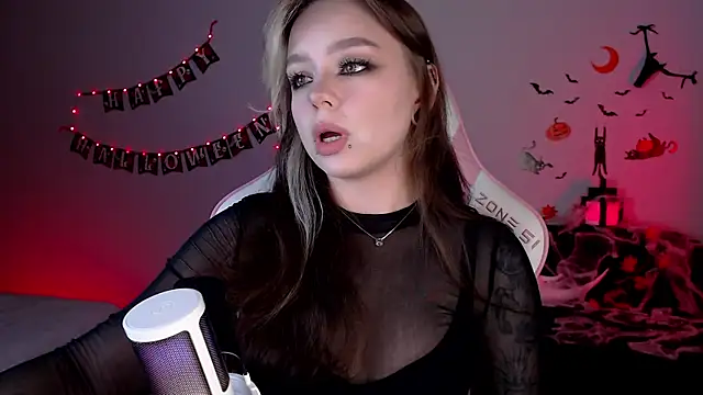 Snapshot of meowceline chatting on October 2025 05:06:02 PM meowceline online show from October 2025 05:06:02 PM
