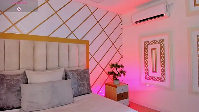 TaniaSmith1 online show from February 2026 11:41:01 PM