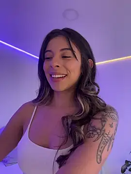 AmmyCollinsW online show from April 2026 09:34:02 PM