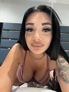 amirahylerr online show from January 2025 07:39:02 PM