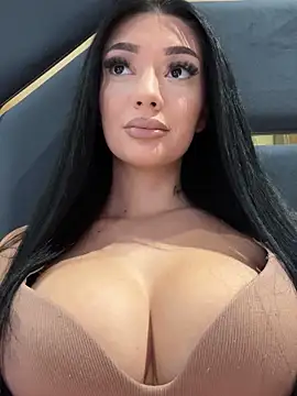 amirahylerr online show from October 2025 01:41:01 PM