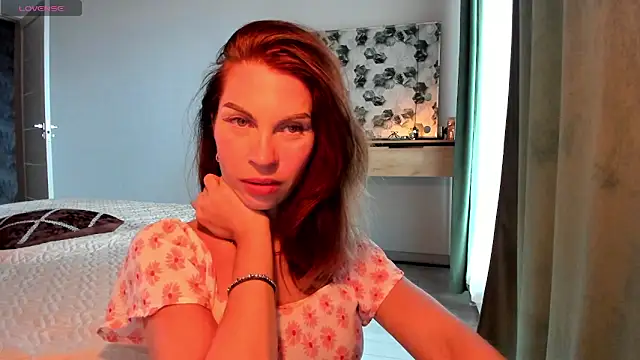 Selena Rase online show from October 2025 09:09:01 AM