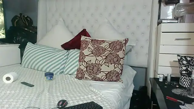 Carocurvy online show from November 2025 12:09:02 AM