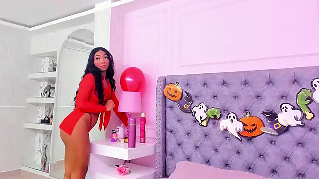 HaileeRoberts online show from October 2025 01:10:01 PM