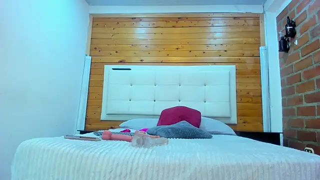 Dulcex69 online show from February 2026 05:25:01 PM