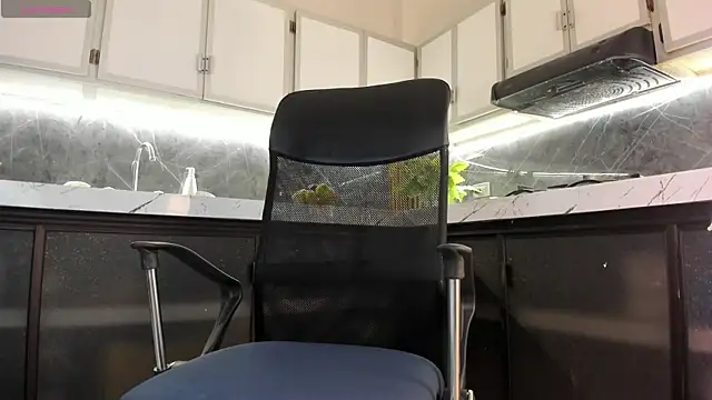 antony bigdick  online show from November 2025 01:18:01 AM