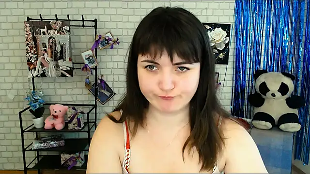 Snapshot of Darina_M_ chatting on February 2025 08:33:02 AM Darina M online show from February 2025 08:33:02 AM