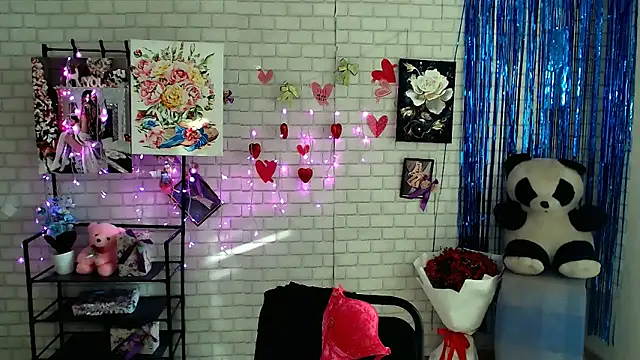 Snapshot of Darina_M_ chatting on March 2025 02:25:02 PM Darina M online show from March 2025 02:25:02 PM