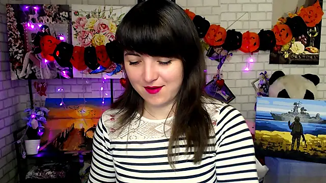 Snapshot of Darina_M_ chatting on October 2025 05:31:01 AM Darina M online show from October 2025 05:31:01 AM