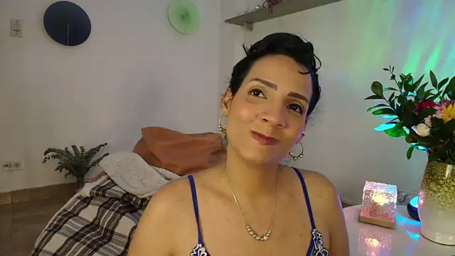 Elliee  online show from March 2025 11:34:02 PM