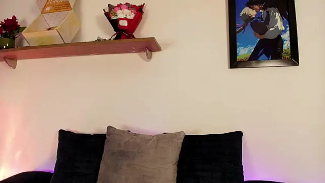 Elliee  online show from October 2025 12:27:01 PM