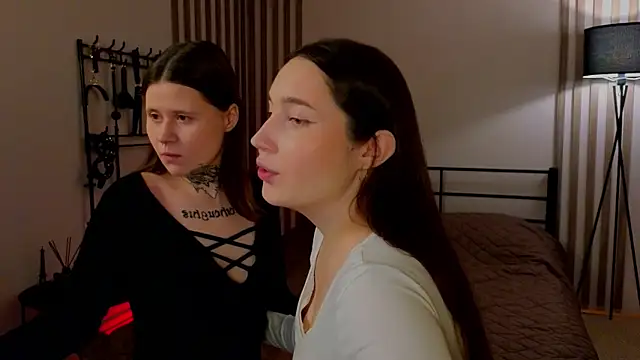 Snapshot of domDani_subMay chatting on March 2025 09:32:02 AM domDani subMay online show from March 2025 09:32:02 AM