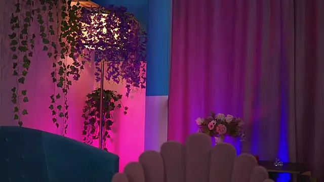 Snapshot of TheAyana chatting on November 2025 01:44:02 PM TheAyana online show from November 2025 01:44:02 PM