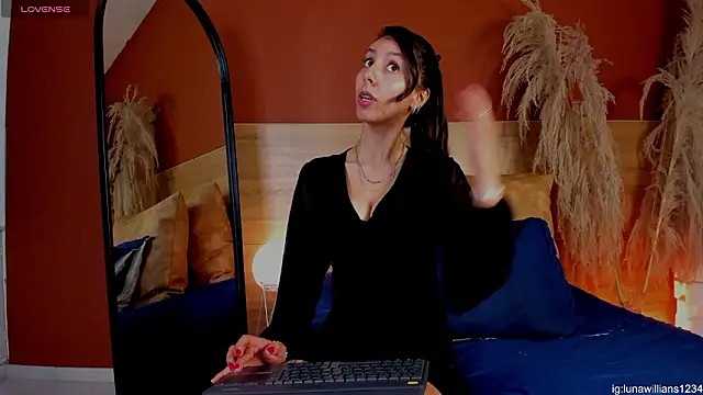 luna willians online show from February 2026 01:51:01 PM