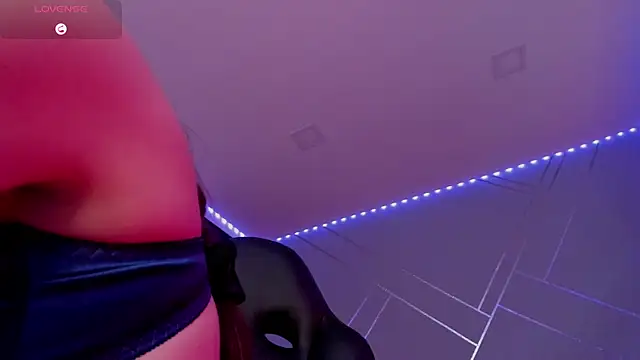 Ich Bin Julia online show from February 2025 06:37:02 PM