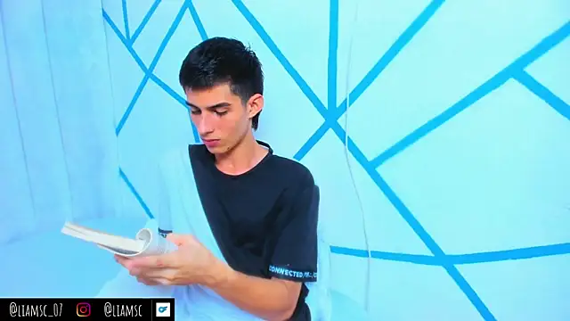 liam scott77 online show from October 2025 03:55:01 PM