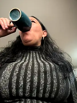 Snapshot of Freya_Artemisa chatting on October 2025 05:24:02 PM Freya Artemisa online show from October 2025 05:24:02 PM