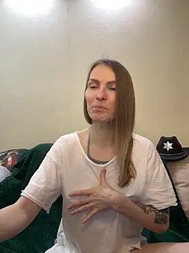 Snapshot of RachelBelI chatting on December 2024 11:17:02 PM RachelBelI online show from December 2024 11:17:02 PM