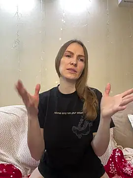 Snapshot of RachelBelI chatting on January 2025 11:17:02 PM RachelBelI online show from January 2025 11:17:02 PM