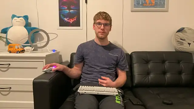 BlueEyedTallGuy94 online show from December 2024 03:38:02 AM