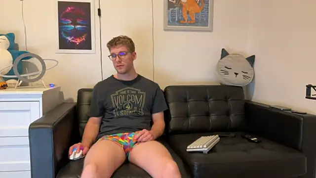 BlueEyedTallGuy94 online show from December 2024 06:17:02 AM