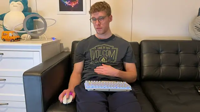 BlueEyedTallGuy94 online show from January 2025 04:22:02 AM