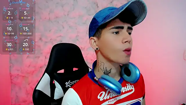 Tayson Rivers online show from November 2025 07:35:01 PM