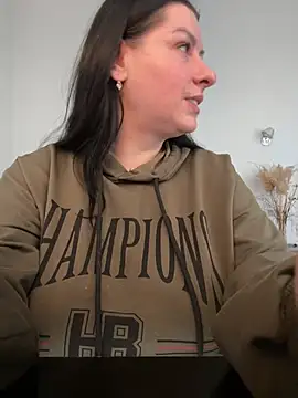 Evelinia online show from March 2025 02:10:01 PM