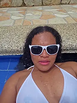 ALISSONREYEZ online show from March 2025 04:00:02 PM