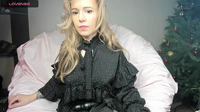 foxy blond online show from December 2024 09:28:02 AM