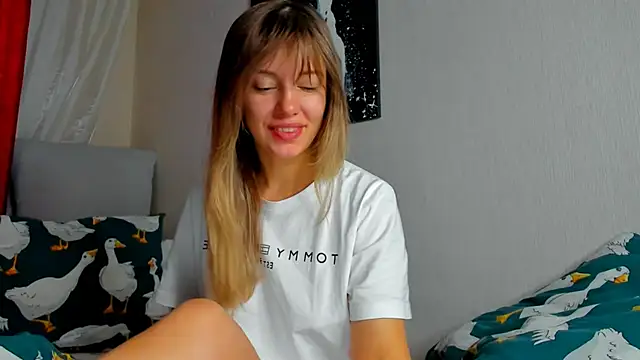 foxy blond online show from November 2025 12:13:02 AM