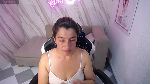 Valerie b online show from February 2025 07:38:01 PM