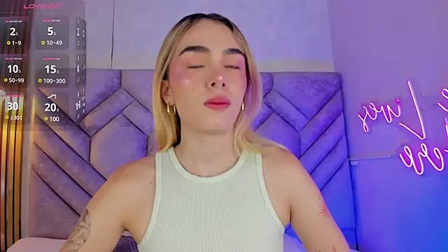 Lucy Vega online show from December 2024 11:17:01 AM