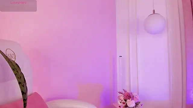 Lucy Vega online show from October 2025 04:14:01 AM