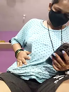 Snapshot of Kashish_18 chatting on June 2026 08:08:02 AM Kashish 18 online show from June 2026 08:08:02 AM