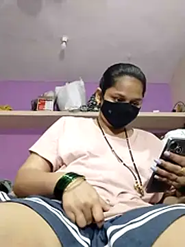 Snapshot of Kashish_18 chatting on June 2026 01:00:02 PM Kashish 18 online show from June 2026 01:00:02 PM